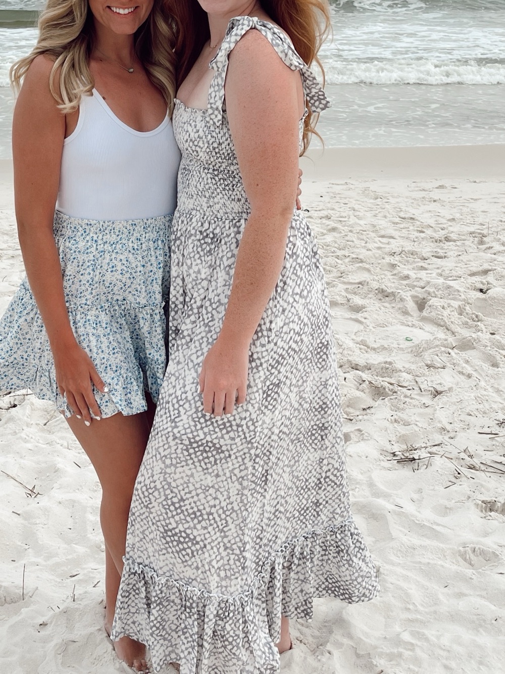 Source Unknown White and Light Gray Printed Maxi Dress